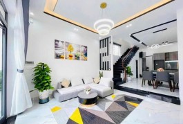 Bán nhà mặt tiền gần Lê Văn Thịnh, 88m2  , ô tô ngủ ,4 tầng ,5 PN, tiện KD